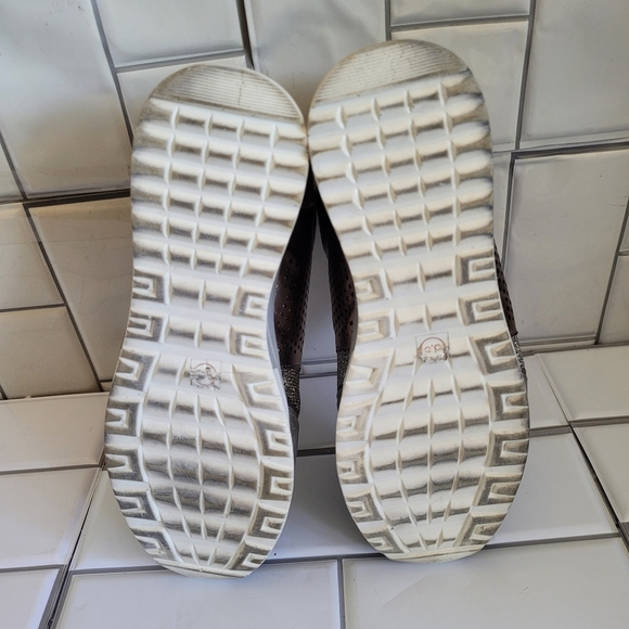 CESTFINI Womens Gray Metallic Wedge Heel Fashion Sneaker 2 in Heel - Picture 6 of 10